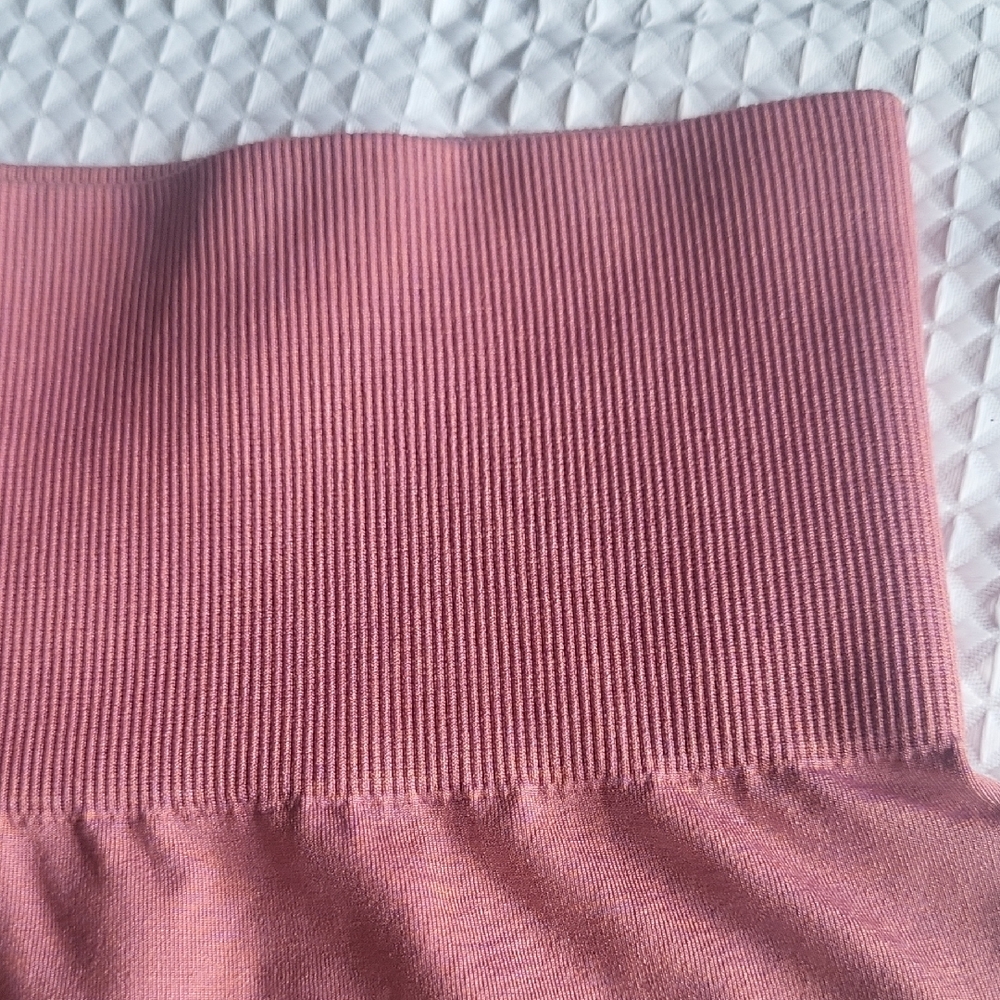 Gymshark Rose Pink High-Waisted Leggings - Picture 3 of 9